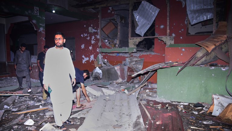 Edificio destruido por un ataque de misil indio cerca de Muzaffarabad, en la parte de Cachemira controlada por Pakistán, 7 de mayo de 2025.