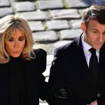 El presidente de Francia, Emmanuel Macron, junto a su esposa Brigitte Macron.