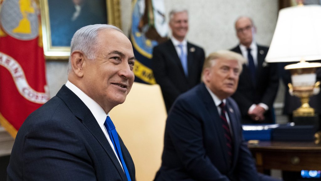 primer ministro israelí, Benjamín Netanyahu durante reunión con Trump.