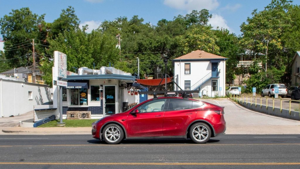Imagen de un vehículo eléctrico Model Y de Tesla en las calles de la ciudad de Austin (Texas, EE.UU.), el 19 de junio de 2025.