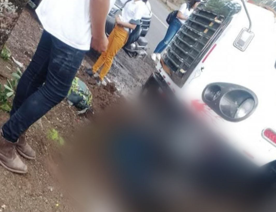 El estudiante Juan Carlos Durán Ramírez perdió la vida el Sábado 31 de Mayo al ser 3mbestid0 por un camión en la Comunidad Caño Luis, municipio de San Carlos.