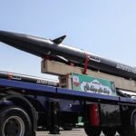 Un misil balístico hipersónico llamado «Fattah» es visto en Teherán, Irán, 6 de junio de 2023. IRGC/WANA (Agencia de Noticias de Asia Occidental)/Handout via REUTERS