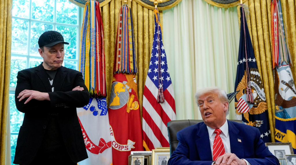 El presidente estadounidense, Donald Trump, y el CEO de Tesla, Elon Musk, en Washington, EE.UU., el 30 de mayo de 2025.