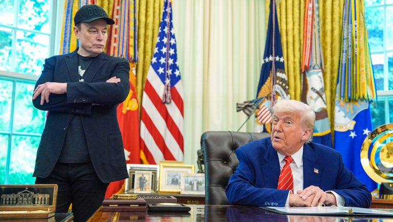 Elon Musk y Donald Trump en el Despacho Oval de la Casa Blanca, 30 de mayo de 2025.