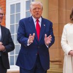 El presidente de EE.UU., Donald Trump, el primer ministro británico, Keir Starmer, y su esposa, Victoria, en Turnberry, Reino Unido, el 28 de julio de 2025.