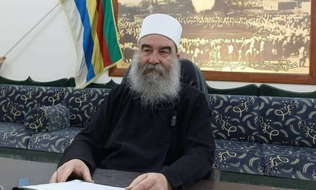Hikmat al-Hajri, líder de los drusos sirios, rechazó el acuerdo de alto el fuego con el gobierno:“La lucha debe continuar hasta que Al-Suwayda sea completamente liberada”. El líder fue reportado asesinado.