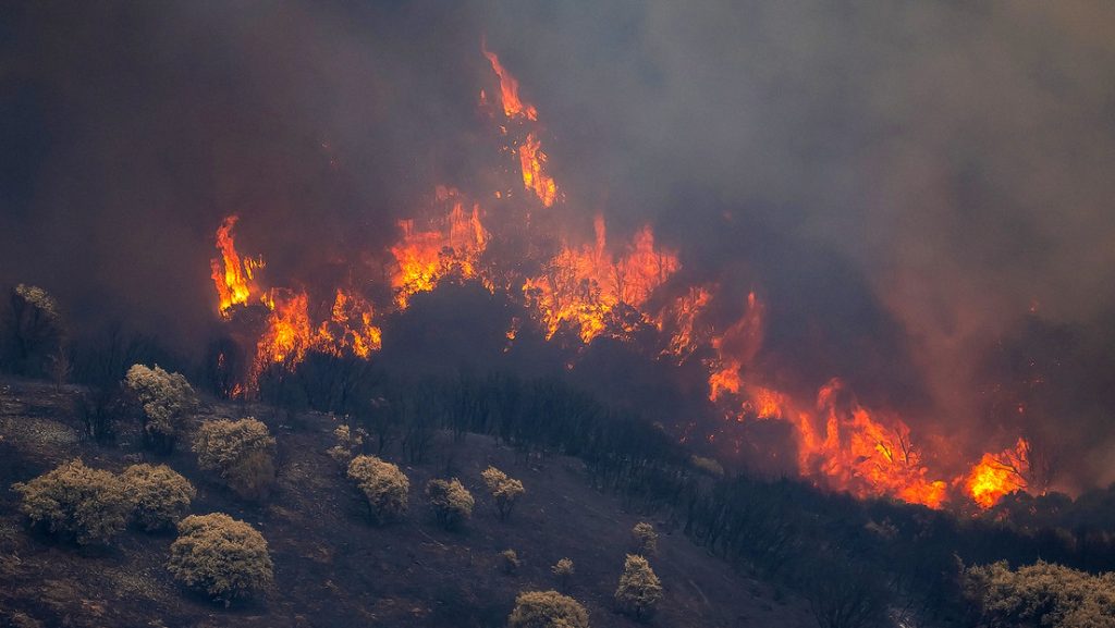 Incendio en una ladera de la montaña de Las Médulas, España, 12 de agosto de 2025.