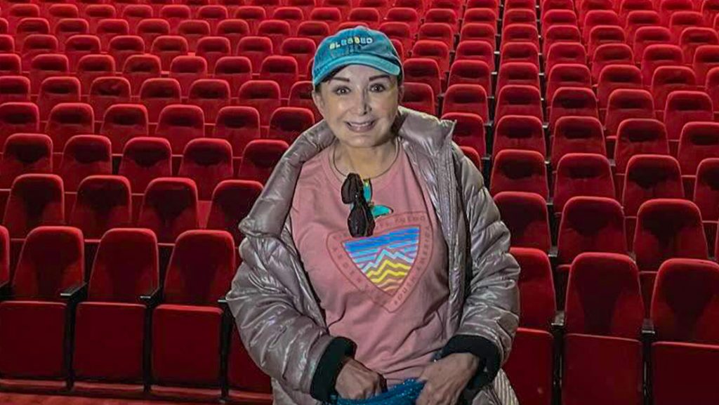 María Antonieta de las Nieves en un teatro.