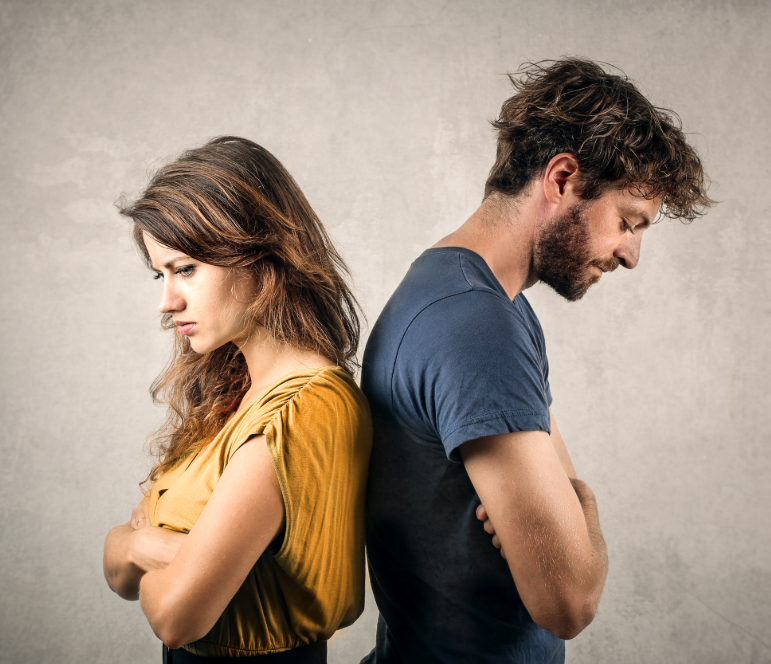Una pareja teniendo contradicciones. Foto FreePik