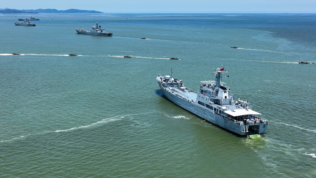 Buques militares chinos durante unos ejercicios en las aguas de Zhangzhou