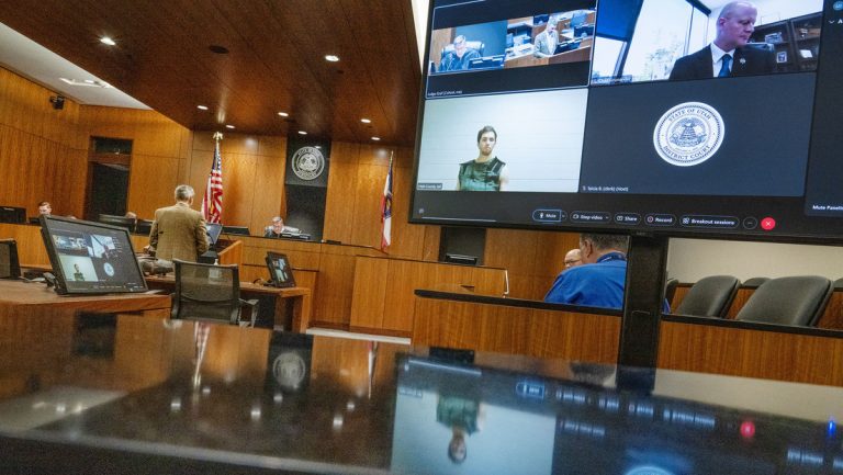 Tyler Robinson asiste a una audiencia virtual el 16 de septiembre de 2025.