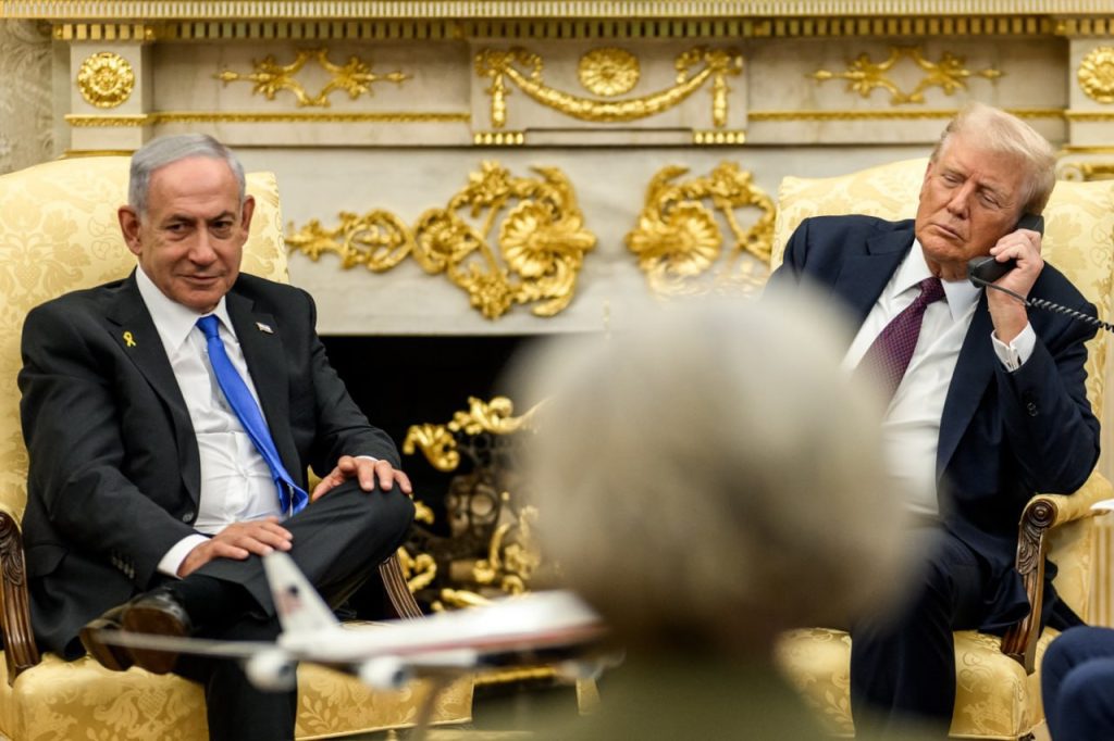 Gaza será administrada por un gobierno interino compuesto por un comité tecnocrático de palestinos e internacionales, bajo la supervisión de un "Consejo de Paz" encabezado por Trump y Tony Blair.