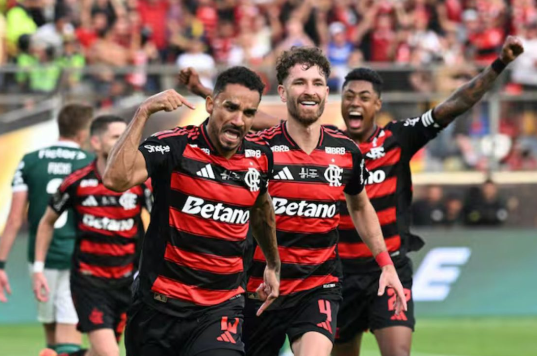 Los del Flamengo, celebran tras ganar la Copa Libertadores.