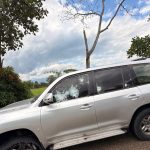 Vehículo del gobernador de Arauca tras el atentado.