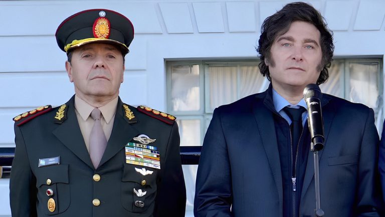 Carlos Alberto Presti, actual jefe del Estado Mayor General del Ejército de Argentina con Milei.