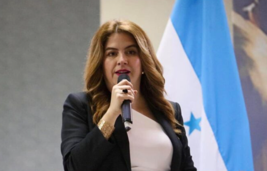 consejera vocal del Consejo Nacional Electoral (CNE), Cossette López.