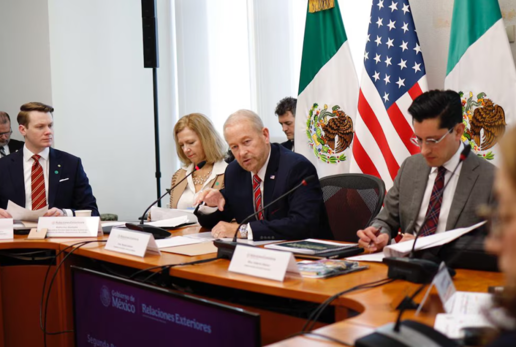 Estados Unidos anuncia operaciones como 'Sin dejar rastro' y 'Misión Cortafuegos', que han generado más de 125 investigaciones por tráfico de armas. Crédito: X @SRE_mx