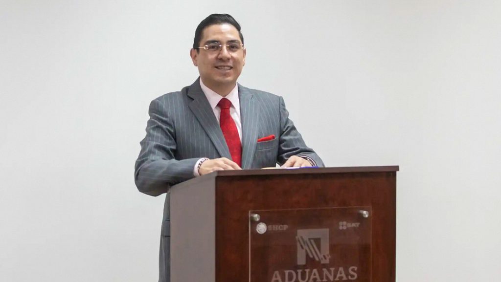 Alex Tonatiuh Márquez Hernández, director de la Agencia Nacional de Aduanas de México.