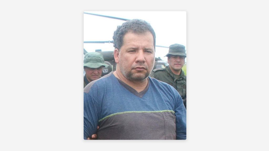 Rendón Herrera alguna vez dirigió la banda paramilitar narcotraficante 'Los Gaitanistas', antes conocida como 'Autodefensas Gaitanistas', y miembro fundador de la banda criminal 'Los Urabeños'.