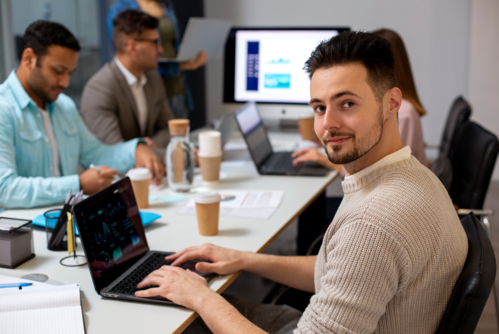 Analizar cómo se gestiona el tiempo de trabajo permite ver qué pasa realmente dentro de una empresa y detectar ineficiencias que suelen pasar desapercibidas.