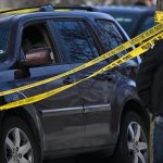 Agentes del FBI trabajan en la escena del asesinato de una mujer a manos del ICE en Minneapolis, 7 de enero de 2026