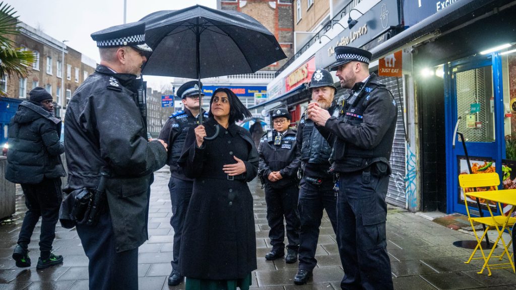La ministra del Interior del Reino Unido, Shabana Mahmood.