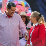 Nicolás Maduro, junto a la primera dama, Cilia Flores.