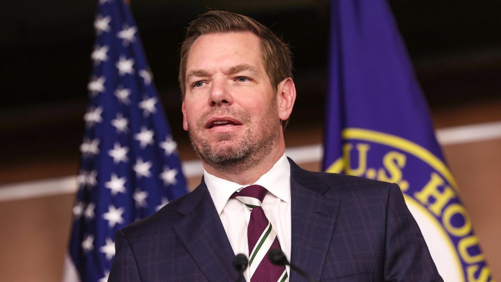 Congresista Eric Swalwell, candidato demócrata a la Gobernación de California.